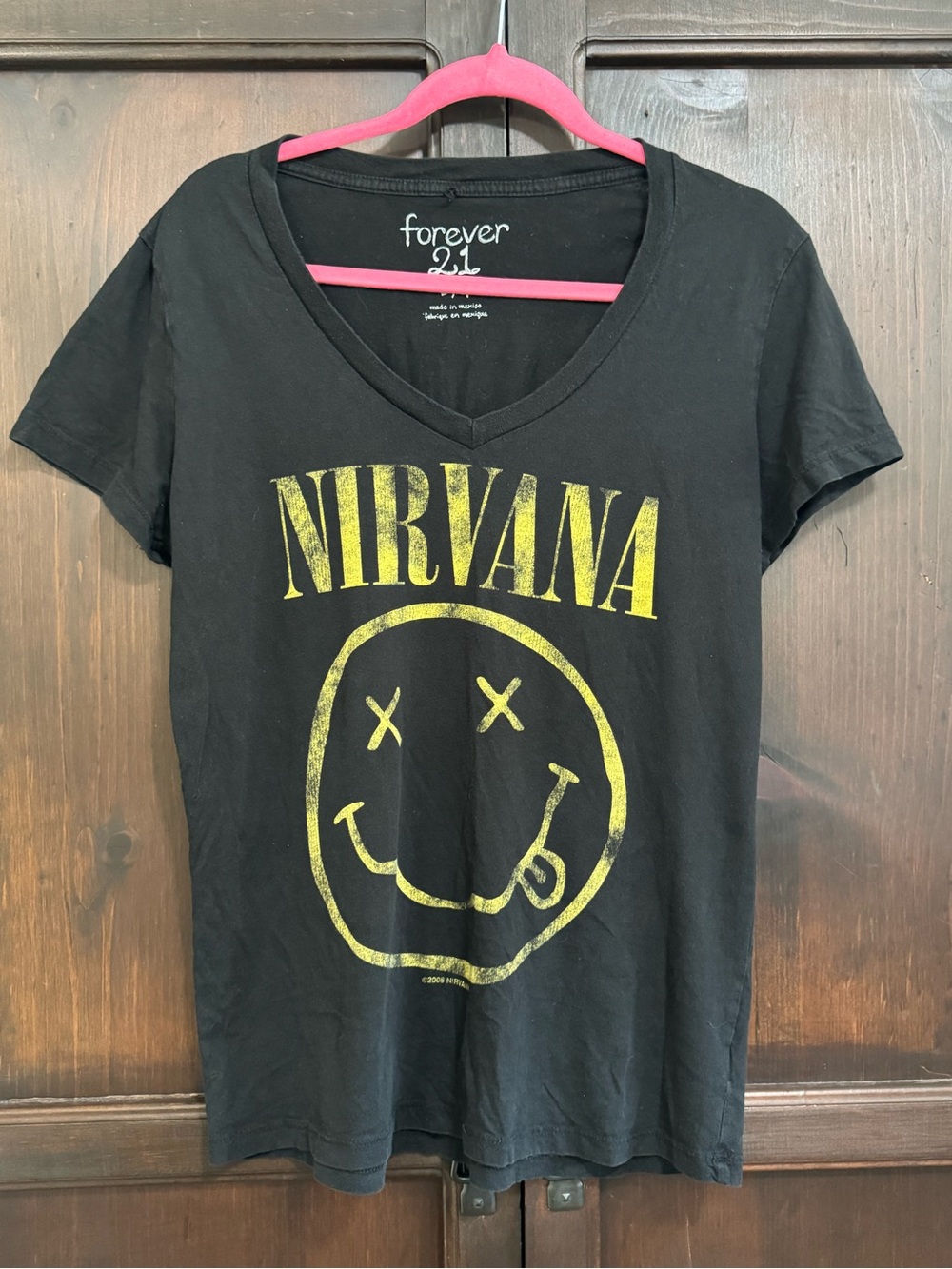 Forever 21 Black Nirvana Graphic Tee with Yellow Logo V Neck size Large
